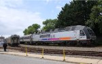 NJT 4534 arrives the yard